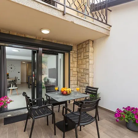 Elegantes Im Villenviertel Nur 10 Minuten Zum Apartment Poreč