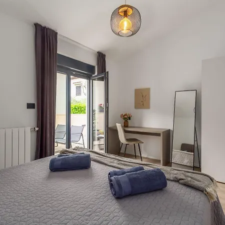 Apartment Elegantes Im Villenviertel Nur 10 Minuten Zum Poreč